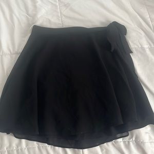 Tie skirt